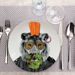 WILD DINING - LARRY LION