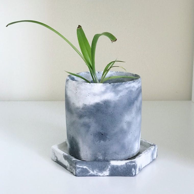 Concrete pot (marble colour)