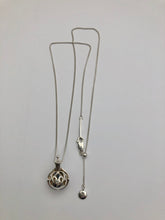 Load image into Gallery viewer, Silver Natural scent pendant set (24 inches chain)

